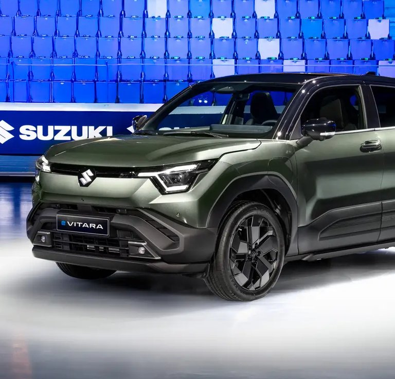 Suzuki *e VITARA* op het Autosalon in Brussel