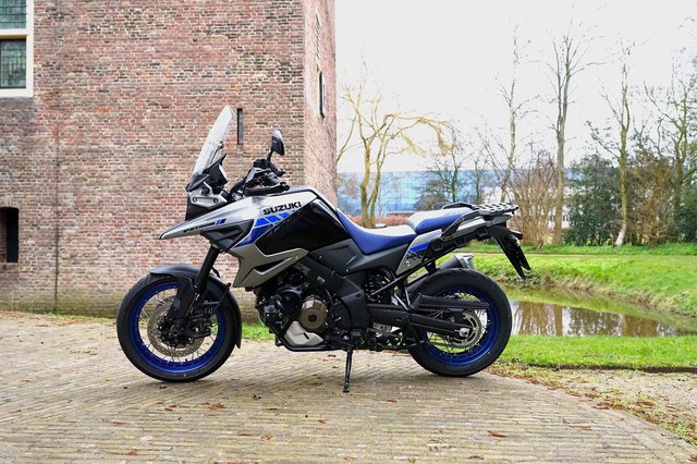 suzuki_v-strom_1050_fhm20.jpg